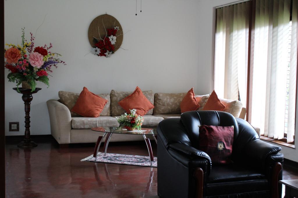Appartamento Anniewatte House Kandy Esterno foto